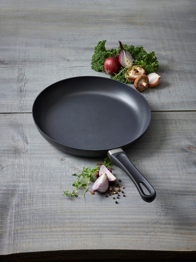 Scanpan Classic 10 1/4 inch Nonstick Fry Pan â€“ Compatible with Gas and Electric Stovetops, Metal Utensil Safe, Oven Safe to 500Â°F, Dishwasher Safe - Image 3